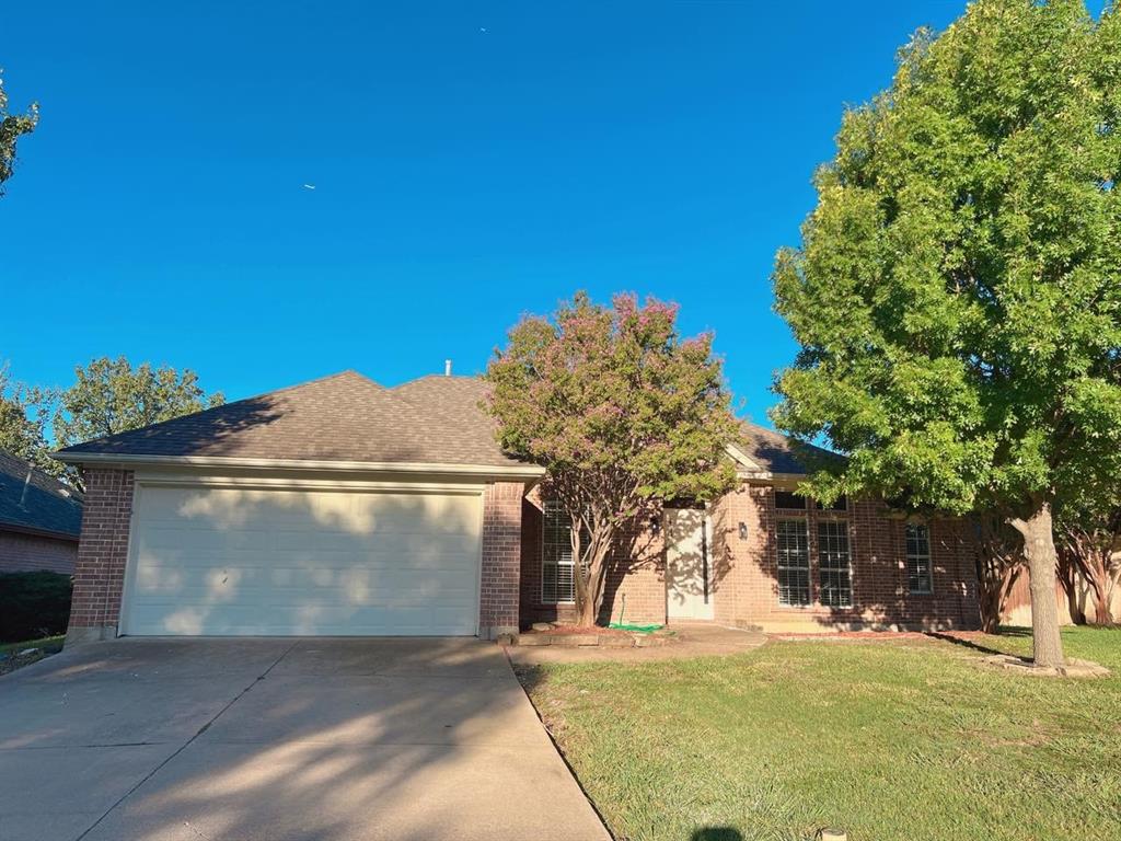 Meadow Crest Ln, Mansfield, TX 76063