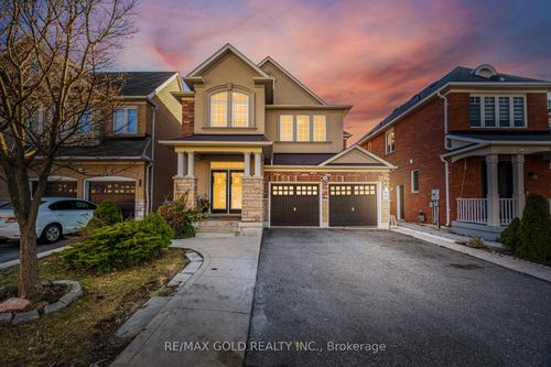 20 Peppermint Close, Brampton, ON, L6P3C7 | Card Image