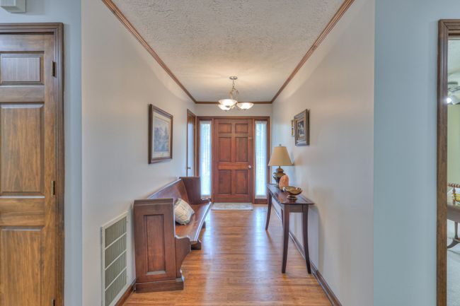 entry foyer | Image 61