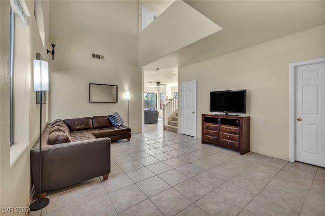 8421 Cheerful Brook Ave, House other with 5 bedrooms, 3 bathrooms and null parking in Las Vegas NV | Image 11