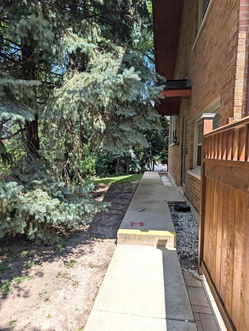90-90 N Dee Rd, Park Ridge, IL, 60068-2811 | Card Image