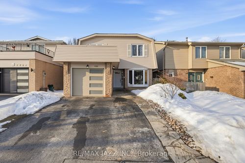 1757 Shadybrook Dr, Pickering, ON, L1V3A6 | Card Image