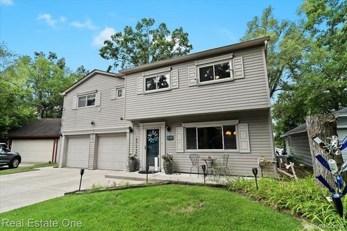 265 Oak Island Dr, Wolverine Lake, MI, 48390-2041 | Card Image