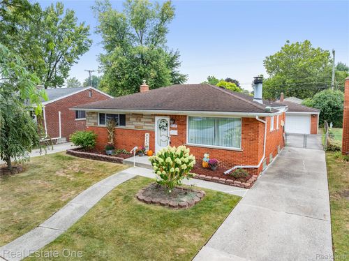 8157 Gary Ave, Westland, MI, 48185-7083 | Card Image