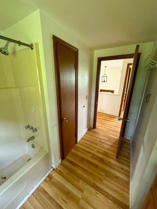 34 Sunset Street, Thomaston, ME, 04861 | Card Image