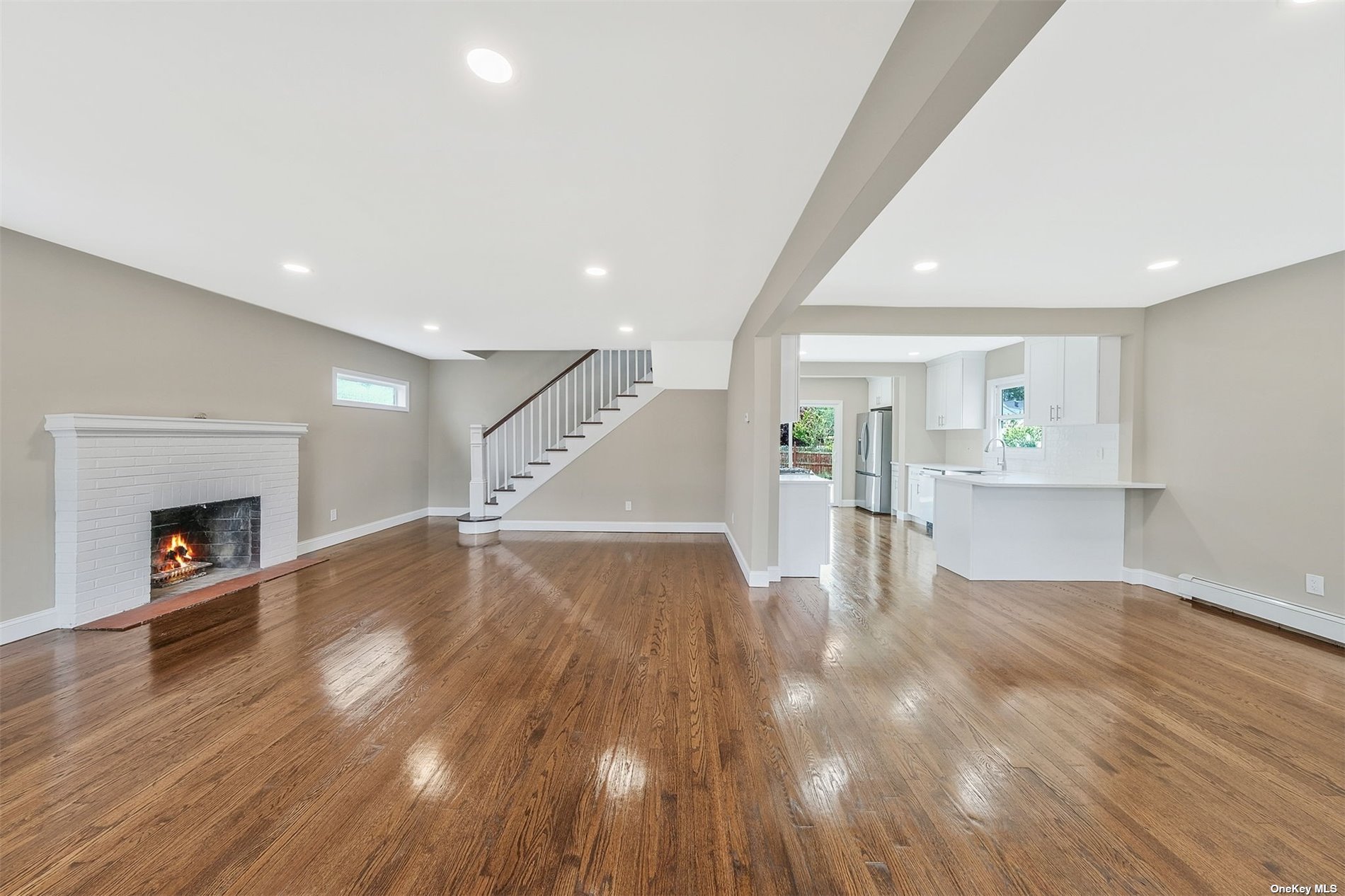 Oak St, Patchogue, NY 11772