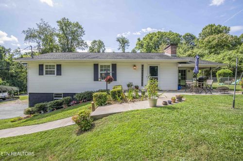 385 Stevens Ln, Lenoir City, TN, 37771-8125 | Card Image