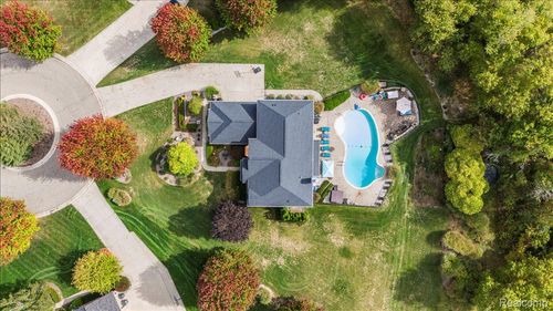 3707 Barn Meadow Ct, Lake Orion, MI, 48362-2065 | Card Image