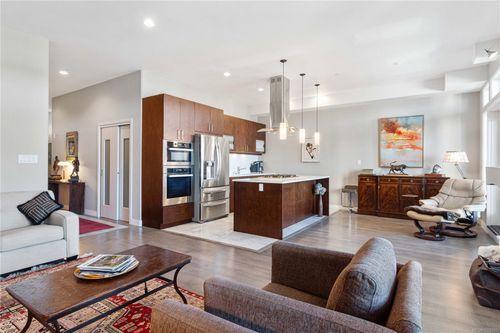 403-10 Chapel St, Nanaimo, BC, V9R5H2 | Card Image