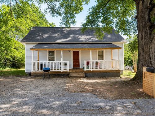 209 Bailey St, Anderson, SC, 29621-6132 | Card Image