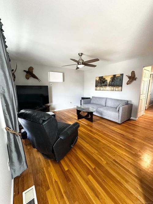 20226 S Great Oaks Cir, Clinton Township, MI, 48036-4404 | Card Image