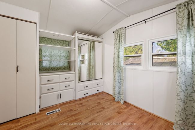 327 - 285 Crydermans Sideroad, House other with 2 bedrooms, 1 bathrooms and 2 parking in Georgina ON | Image 9
