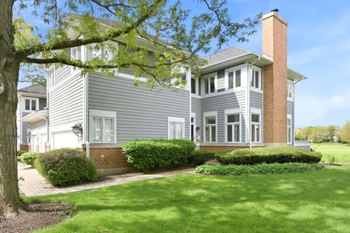 9 Brassie Ct, Woodridge, IL, 60517-1498 | Card Image