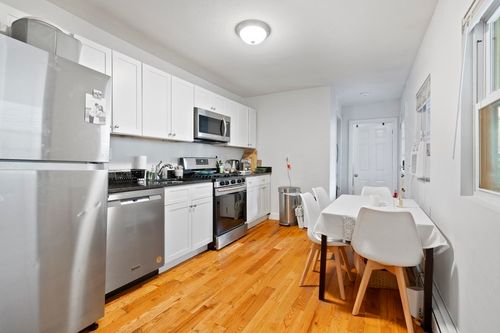 1-442 W 4th St, Boston, MA, 02127-2634 | Card Image