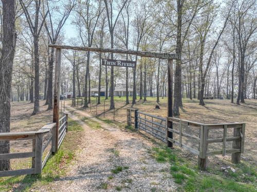 23805 Farm Road 1247, Golden, MO, 65658-8545 | Card Image