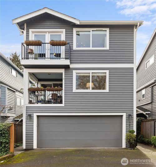 3414 33rd Ave Sw, Seattle, WA, 98126-2330 | Card Image
