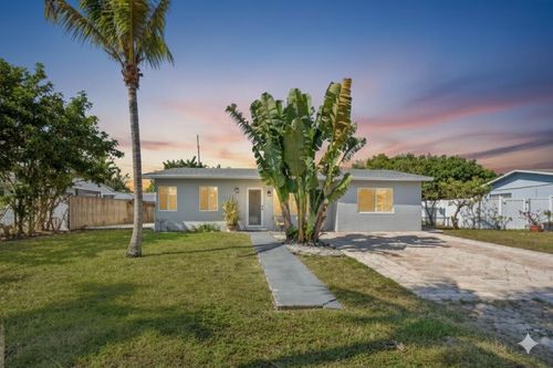 2811 Ne 9th Ter, Pompano Beach, FL, 33064-5325 | Card Image