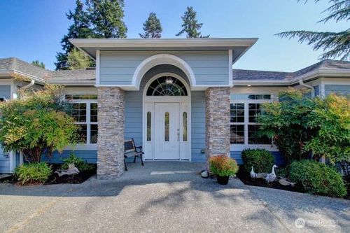 81 Swinomish Dr, La Conner, WA, 98257-9634 | Card Image