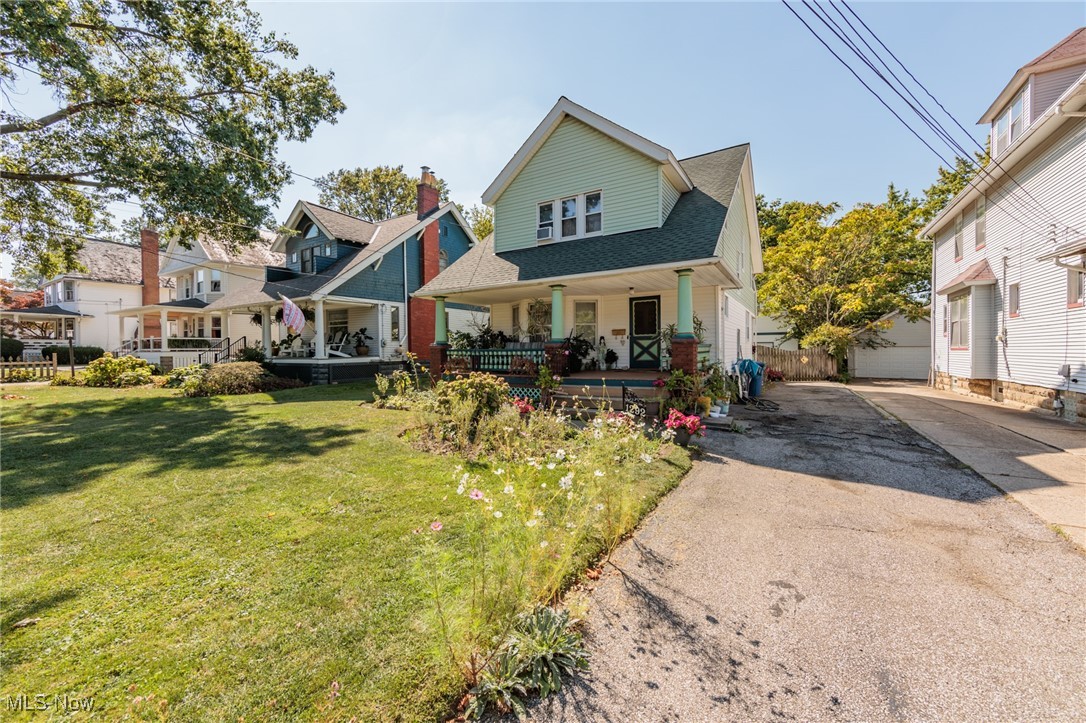 Summit Ave, Lakewood, OH 44107