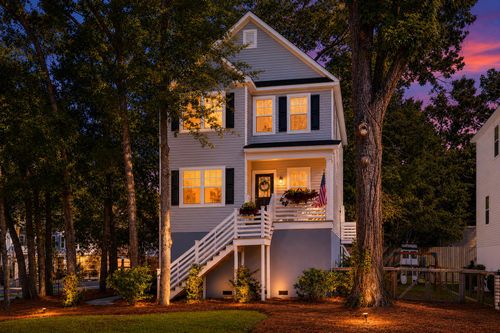 1319 Lucinda Dr, Mount Pleasant, SC, 29466-9179 | Card Image