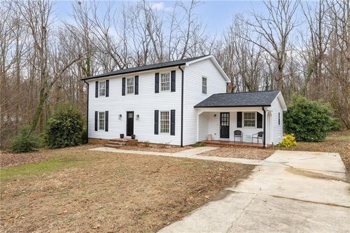 2108 Meadowbrook Ter, Reidsville, NC, 27320-6024 | Card Image