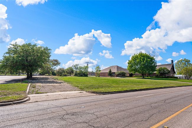 720 N New Rd, Home with 0 bedrooms, 0 bathrooms and null parking in Waco TX | Image 33