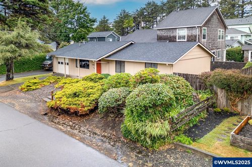 1753 Nw 34th St, Lincoln City, OR, 97367-4765 | Card Image