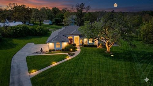 3204 Harbor View Dr, Saint Joseph, MO, 64506-4567 | Card Image