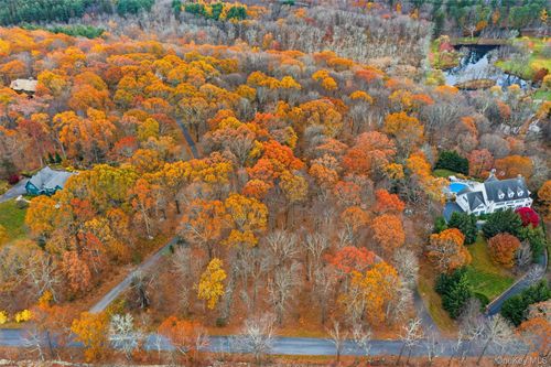 17 Spring House Rd, Pound Ridge, NY, 10576-1113 | Card Image
