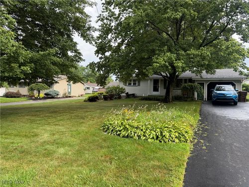 5272 Middletown Rd E, New Middletown, OH, 44442-9421 | Card Image