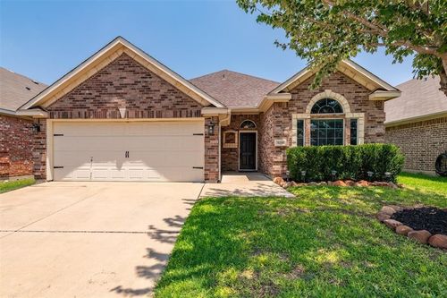 8209 Trinity Vista Trl, Hurst, TX, 76053-7456 | Card Image