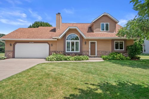 19911348 Rosewood Ave, Germantown, WI, 53022-2909 | Card Image