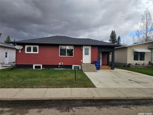 w-373 2nd Ave W, Unity, SK, S0K4L0 | Card Image