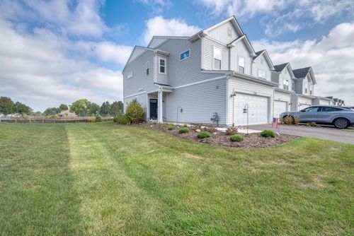 126 Kingsport Dr, South Elgin, IL, 60177-2901 | Card Image
