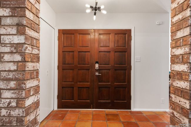 8318 Kyle Rote St, House other with 3 bedrooms, 2 bathrooms and null parking in San Antonio TX | Image 4