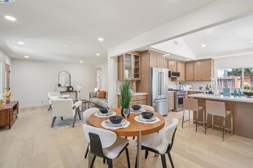 1601 Ruth Dr, Pleasant Hill, CA, 94523-2347 | Card Image