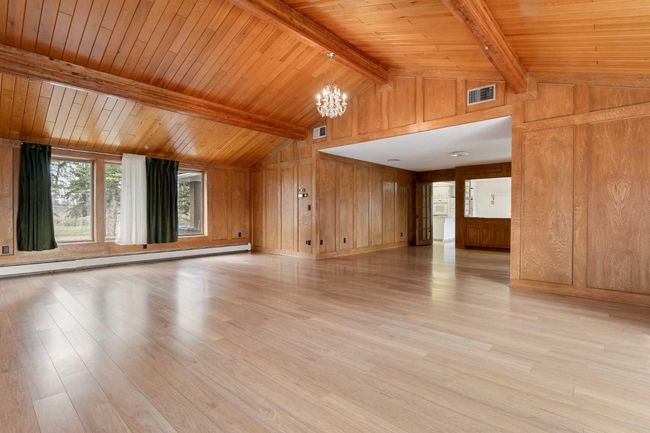 1008 Shawnee Dr Sw, House other with 3 bedrooms, 4 bathrooms and 6 parking in Calgary AB | Image 9