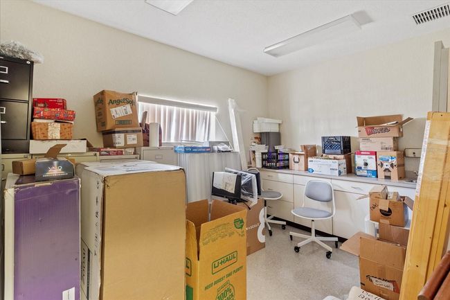 Patient Room 4 | Image 19