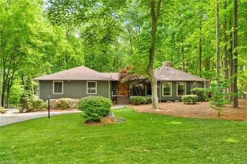 4511 Oakcliffe Rd, Greensboro, NC, 27406-8672 | Card Image