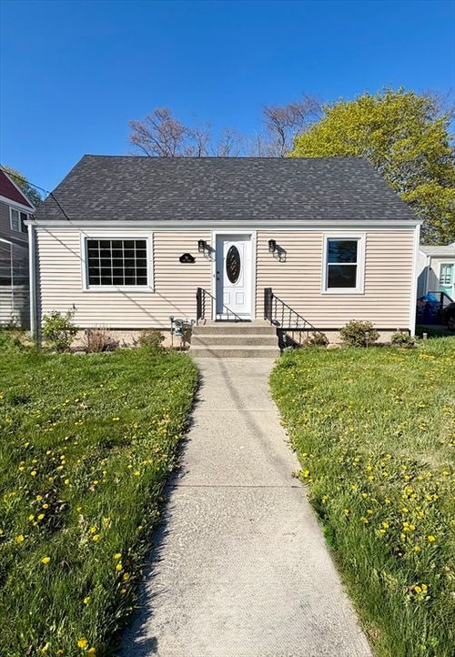 38 Pine St, Seekonk, MA, 02771-4007 | Card Image