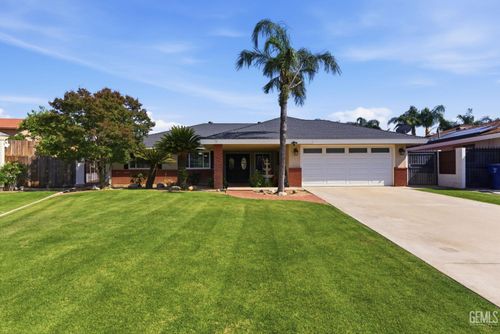 6013 Meadow Glen Way, Bakersfield, CA, 93306 | Card Image