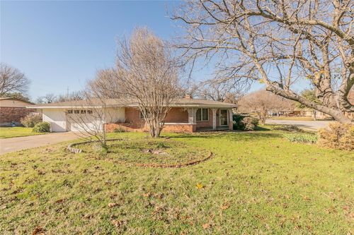 6956 Park Place Dr, Richland Hills, TX, 76118-6349 | Card Image