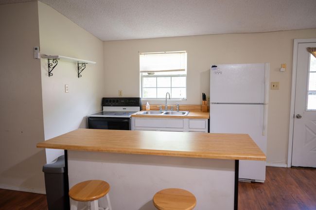 Studio Kitchen | Image 27
