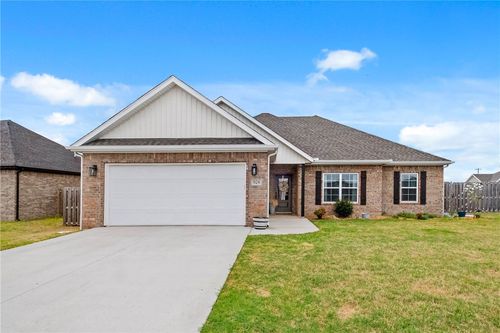 924 Laux Ln, Pea Ridge, AR, 72751-6002 | Card Image