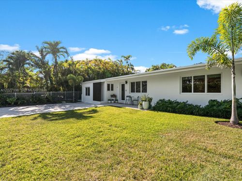 0-1945 Alamanda Dr, North Miami, FL, 33181 | Card Image