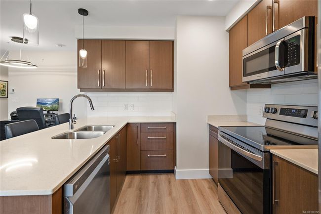 302 - 7161 West Saanich Rd, Condo with 2 bedrooms, 1 bathrooms and 1 parking in Central Saanich BC | Image 12
