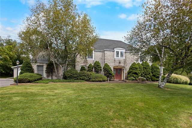 Hemlock Ln, Nazareth, PA 18064