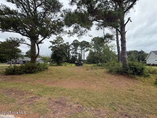 107 Ricky Ln, Newport, NC, 28570-6518 | Card Image