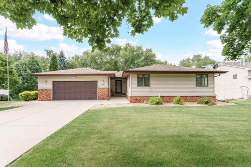 915 Nelson Ave, Milton, WI, 53563-1326 | Card Image
