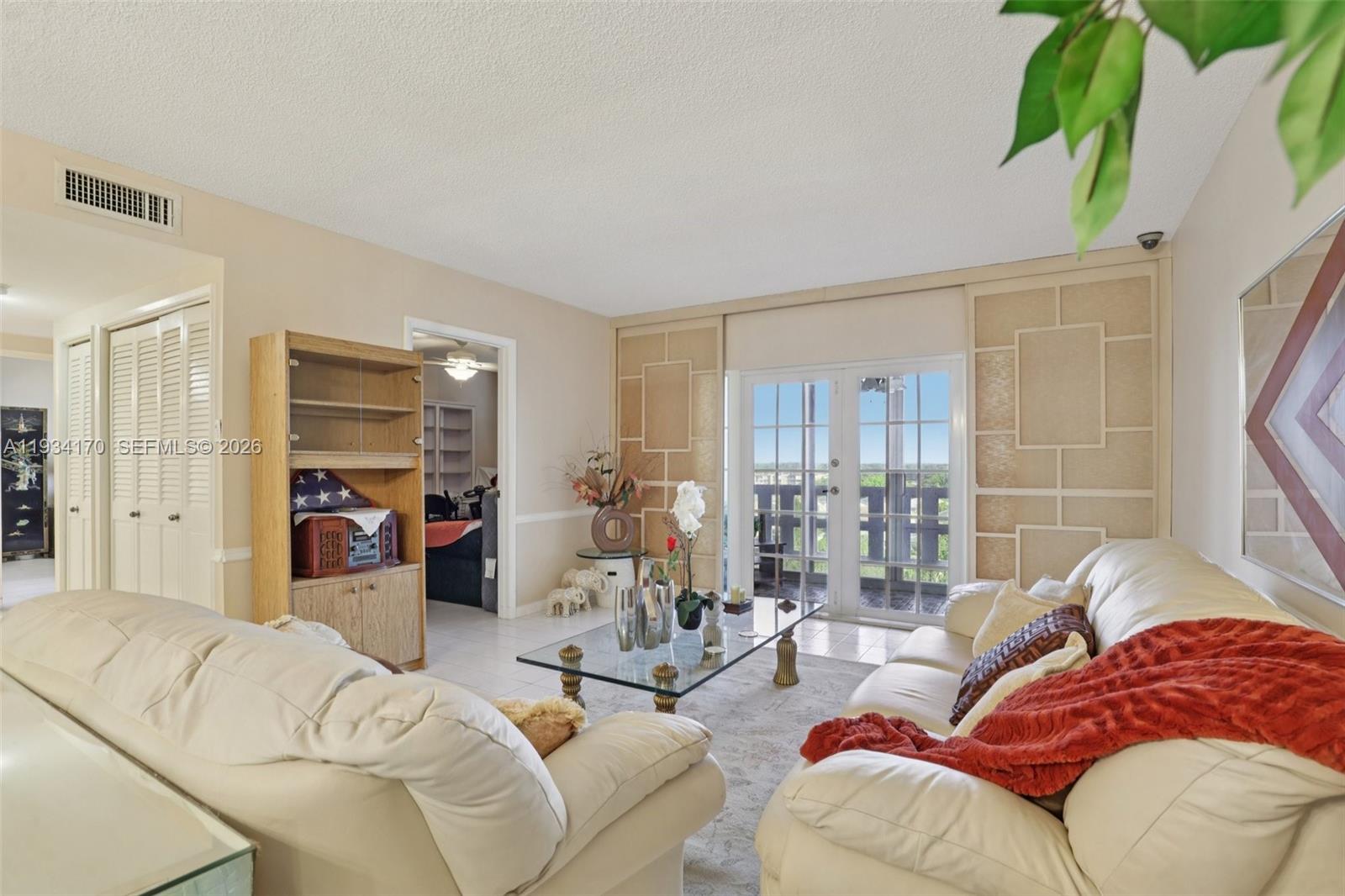 Residential in Hollywood 2